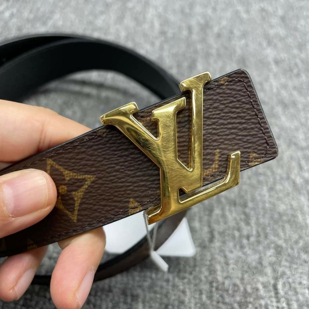 100% Authentic Louis Vuitton Leather Belt - Picture 4 of 7